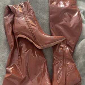 Zara Women's Glossy Brown Heeled Boots